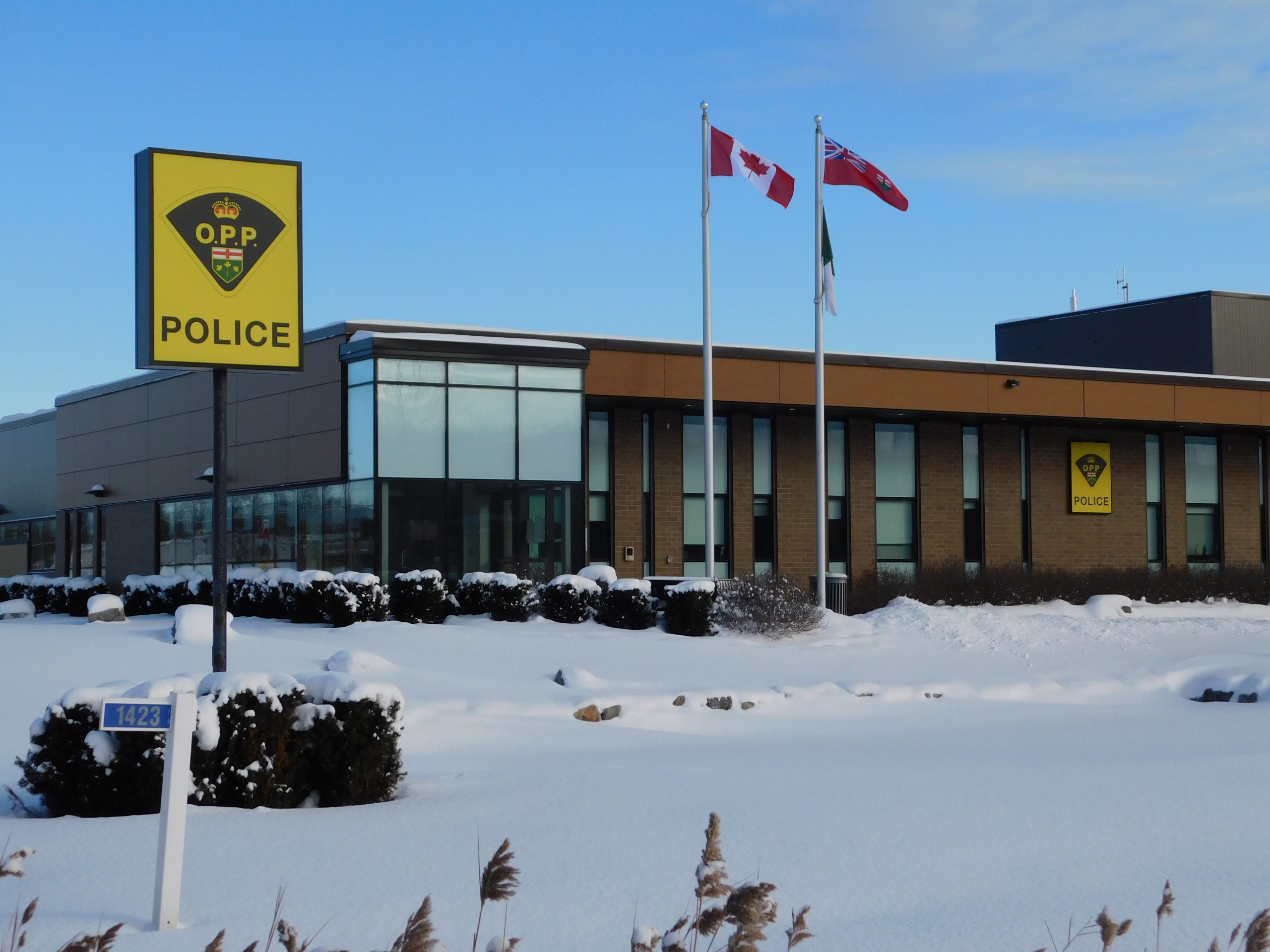 La Ville de Clarence-Rockland sollicite le soutien à sa proposition visant à regrouper l'administration des services de police de la Police provinciale de l'Ontario (OPP) au sein d'une seule structure régionale pour l'ensemble de Prescott-Russell. La structure actuelle comprend deux commissions de police distinctes pour les détachements de Hawkesbury et du comté de Russell. Clarence-Rockland estime qu'une seule commission régionale pour l'OPP serait plus efficace pour la planification et le financement des services de police pour les huit municipalités de Prescott et Russell.