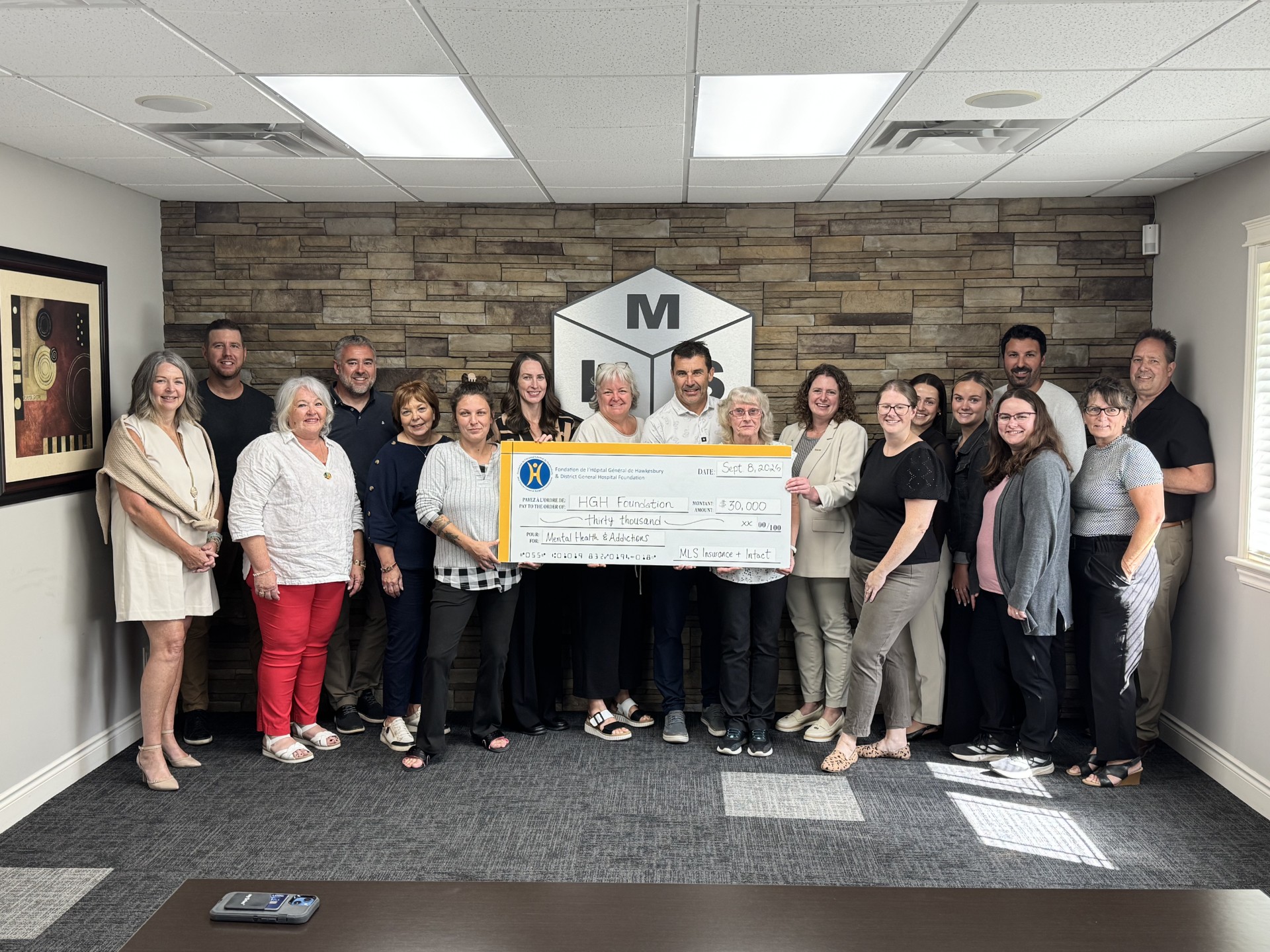 Cheque presentation photo