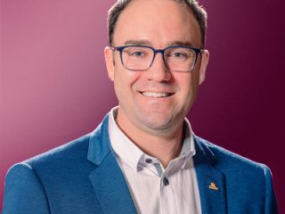 Le préfet de la MRC d’Argenteuil, Bernard Bigras-Denis, exige qu’Alto dédommage les
communautés qui seront traversées par son TGV. (Ville de Lachute)