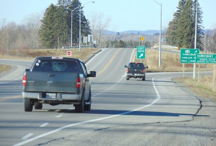 Ministry wants intersection plan for Hawkesbury bridge