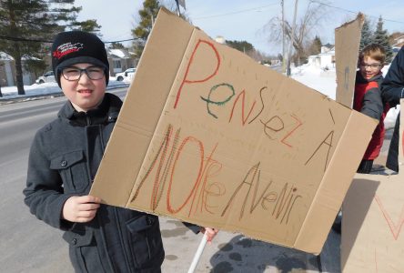 Limoges student organizes rally to support his teachers