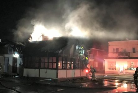 Le feu détruit Leduc Snack Bar