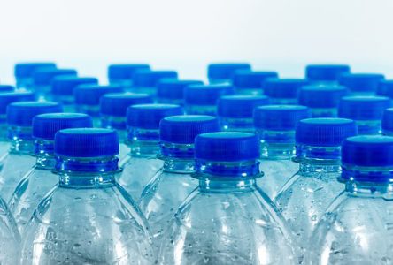 Plus de bouteilles d’eau en plastique aux activités publiques