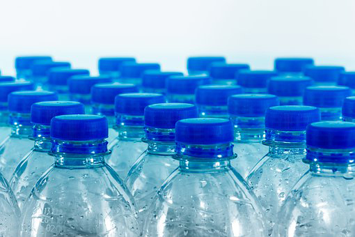 Plus de bouteilles d’eau en plastique aux activités publiques