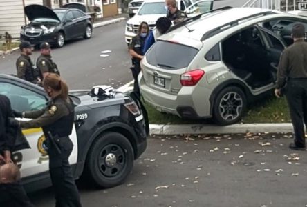 Un accident met fin à une poursuite policière