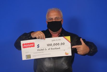 Un homme gagne 100 000 $