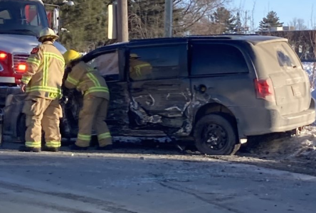 Un chauffard fait des dommages à Lachute