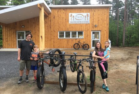 Des vélos accessibles au coeur de la forêt Larose