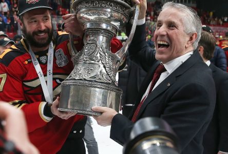 De Hawkesbury à Omsk en Russie, Bob Hartley a remporté la Coupe partout où il est passé  