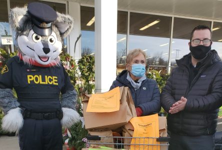 Le poste de police de Hawkesbury organise une collecte de denrées