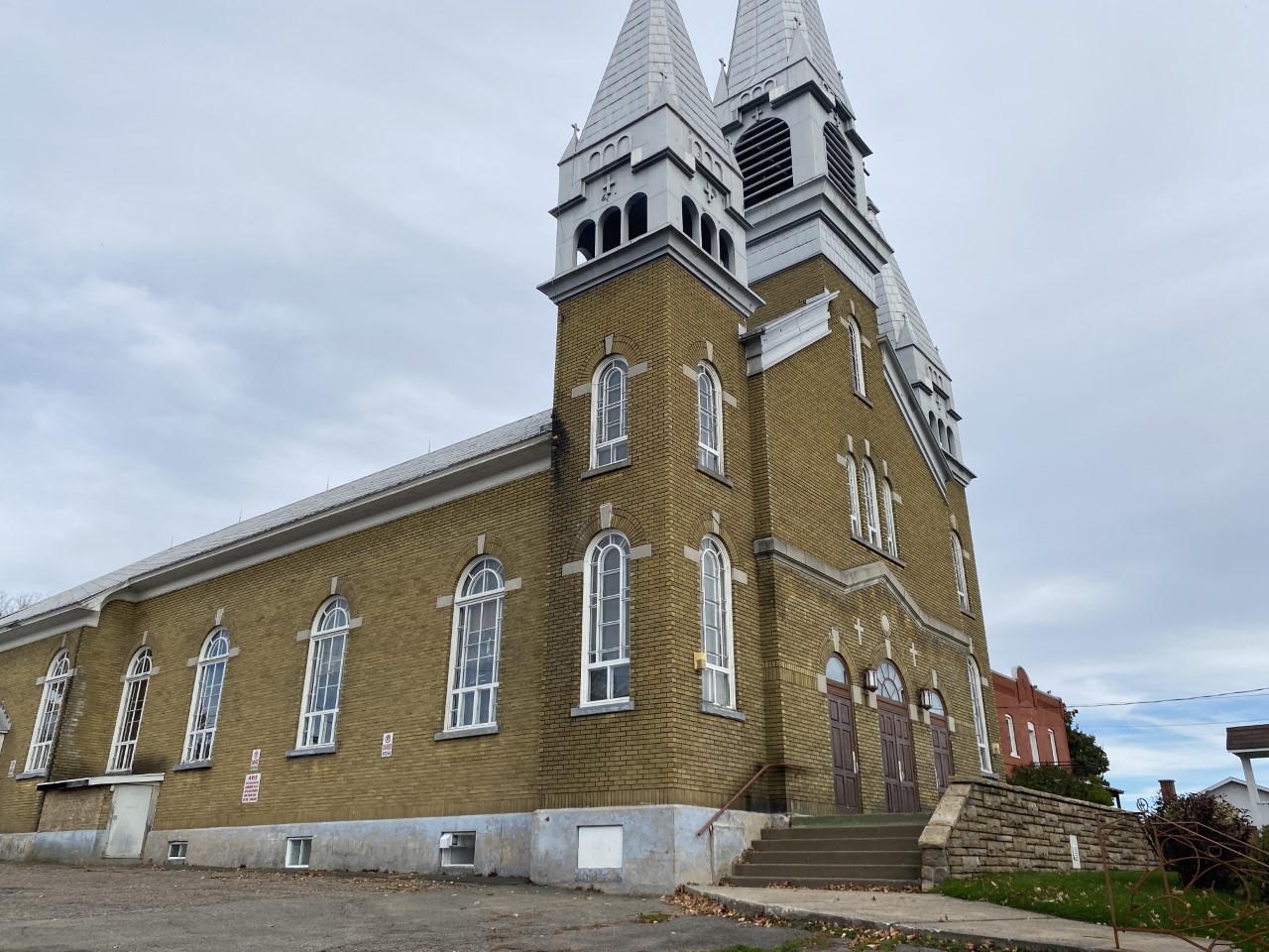 L’église Saint-Louis de France à vendre