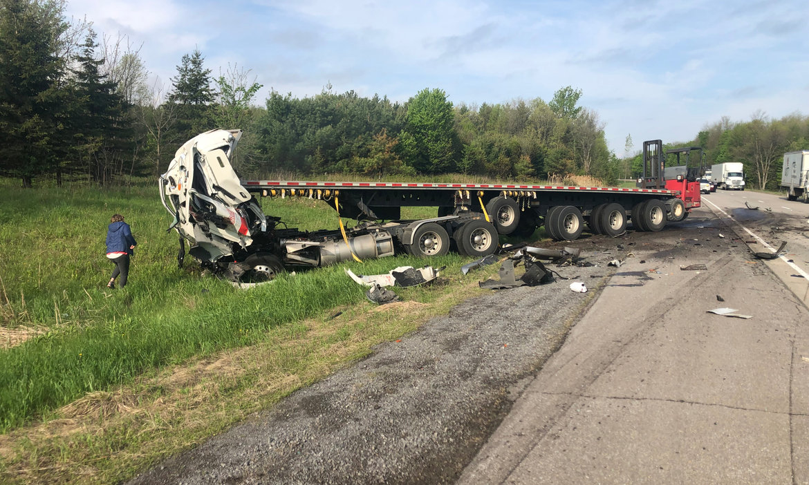 Fatal collision on Highway 417 near Vankleek Hill