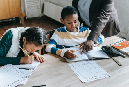 Étudier en français sans le parler: le défi des élèves allophones