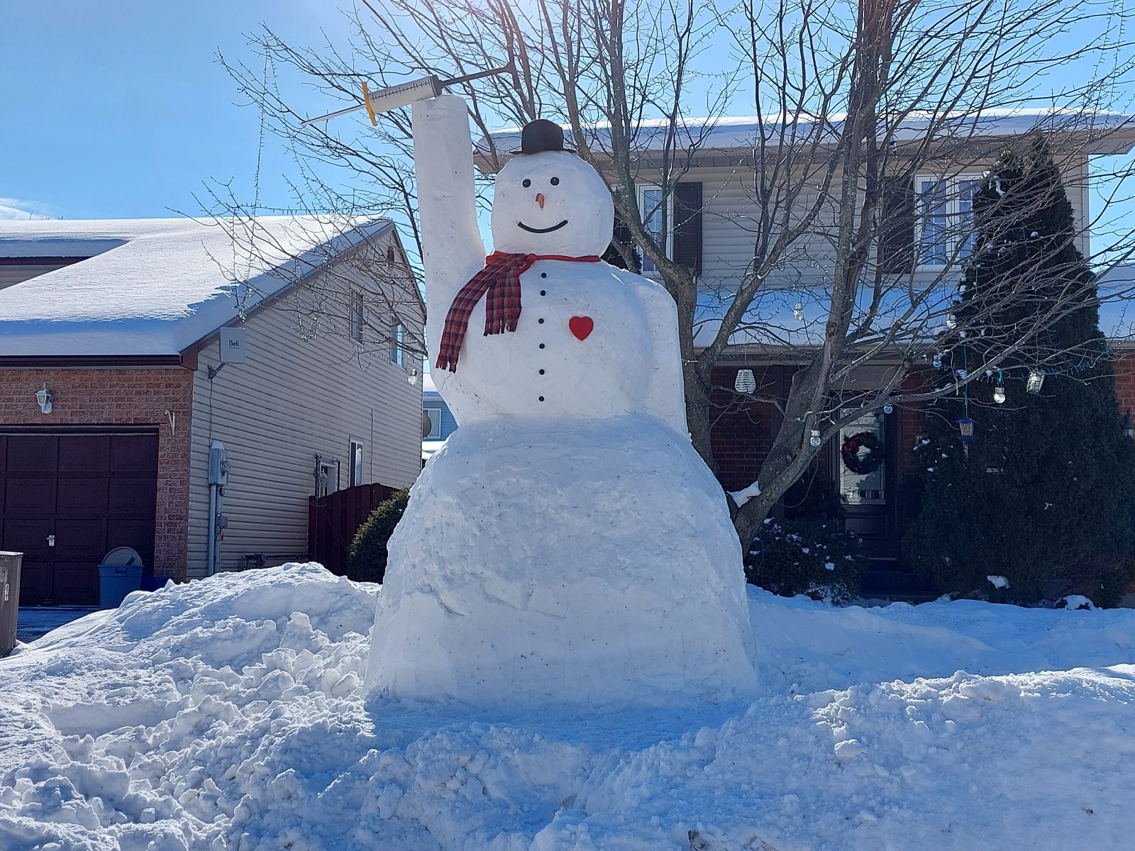 Un bonhomme de neige de 12 pieds à Rockland 