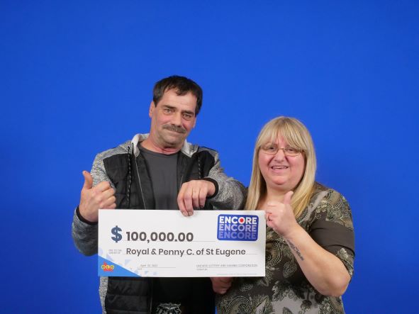 St-Eugène couple celebrate lottery win