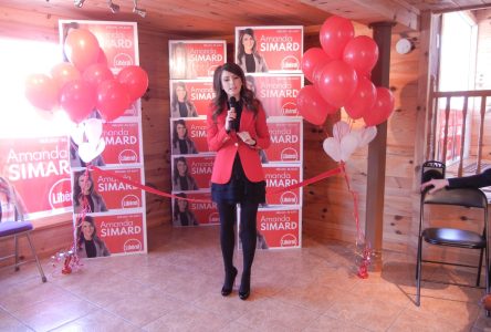 La députée libérale ouvre son bureau de campagne électorale à Embrun