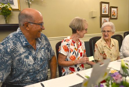 Des Cadres d’Enterprise Achètent la Résidence Simon