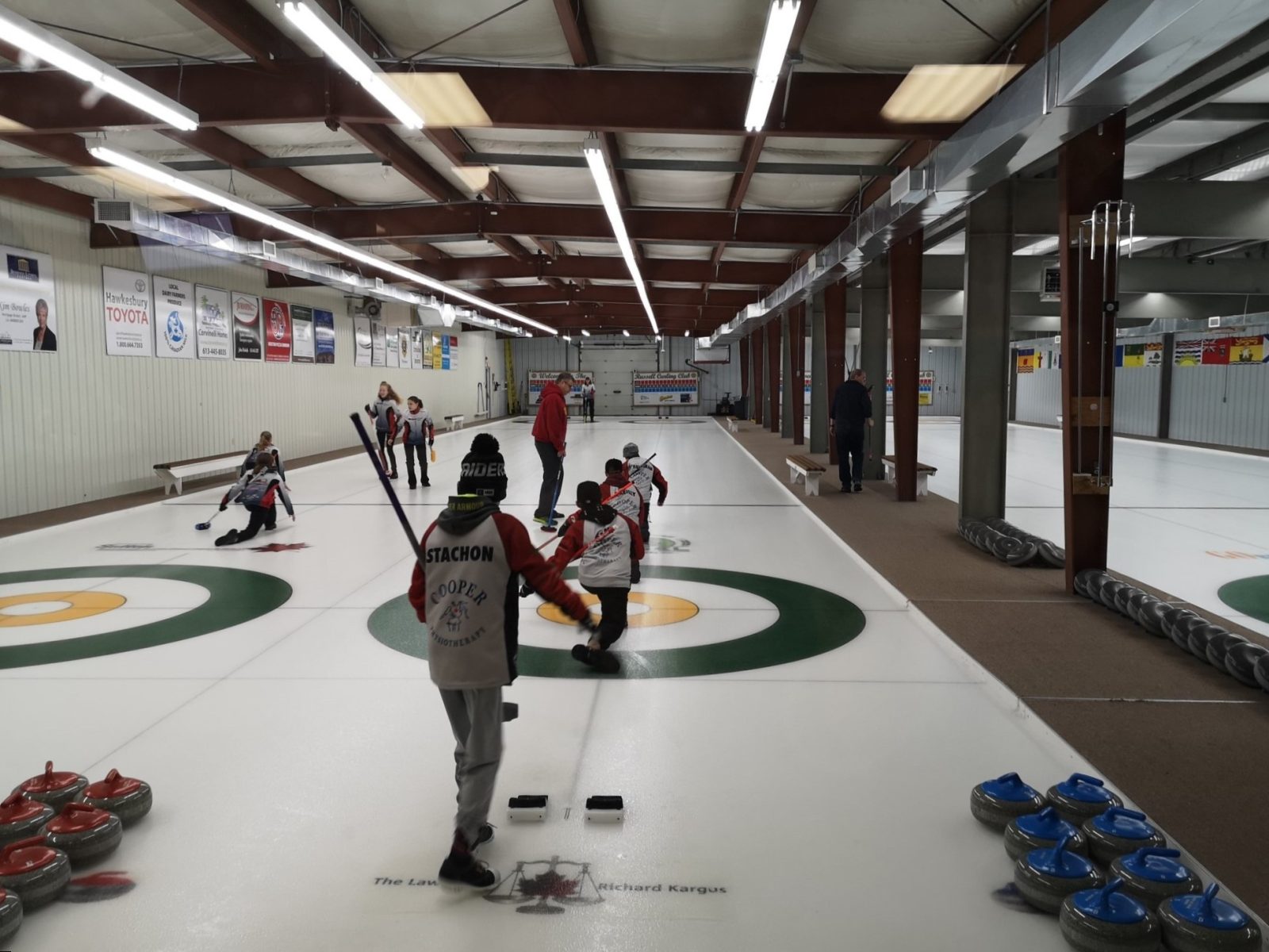 Russell welcomes Scottish curling teams