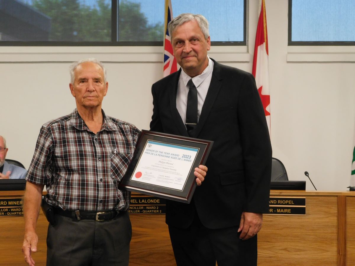 Senior of the Year: Philippe Pharand  L’aîné de l’année : Philippe Pharand