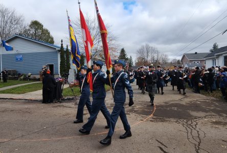 Le village de Russell rend hommage aux anciens combattants tombés au champ d’honneur