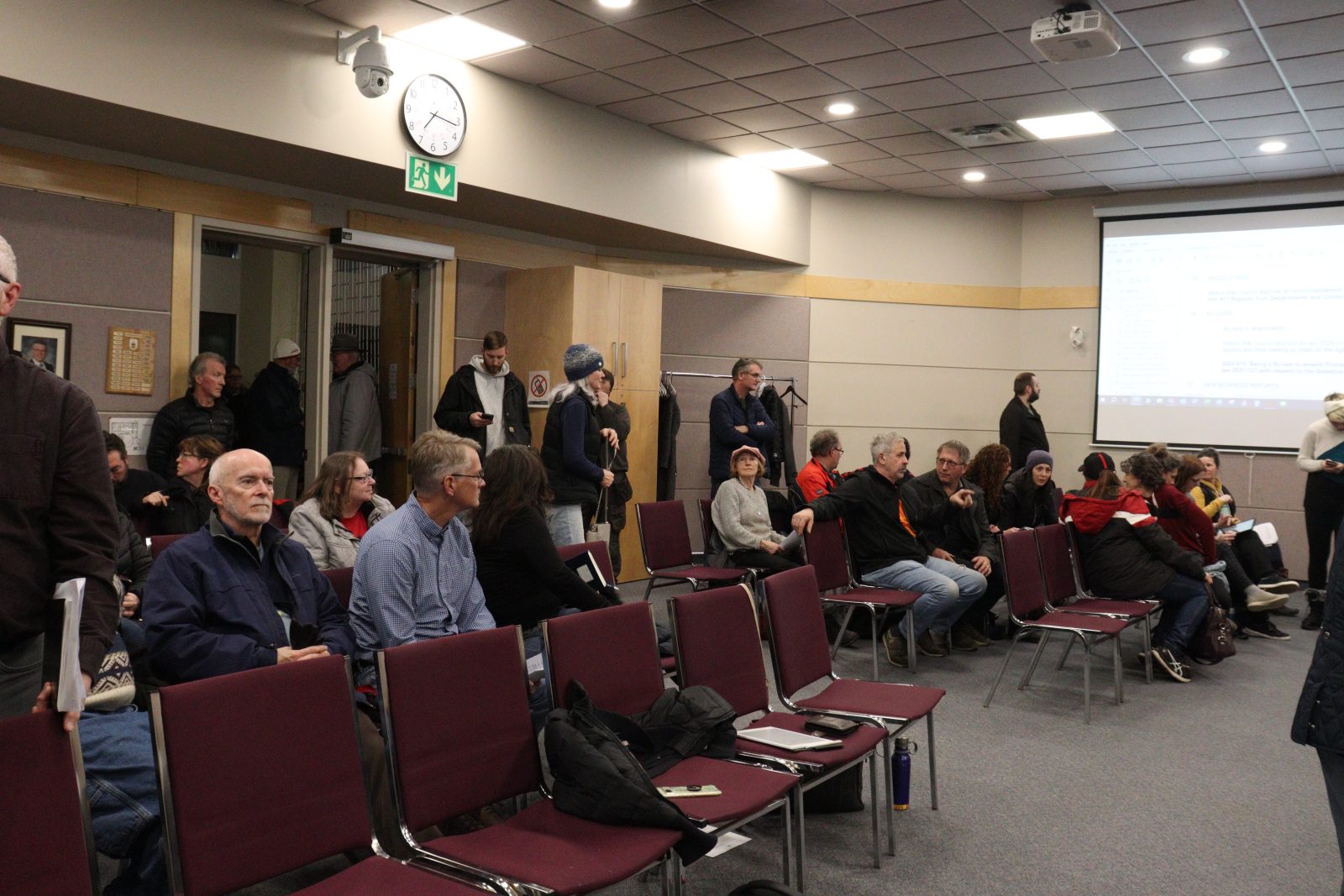 Residents show up in support of Russell question period