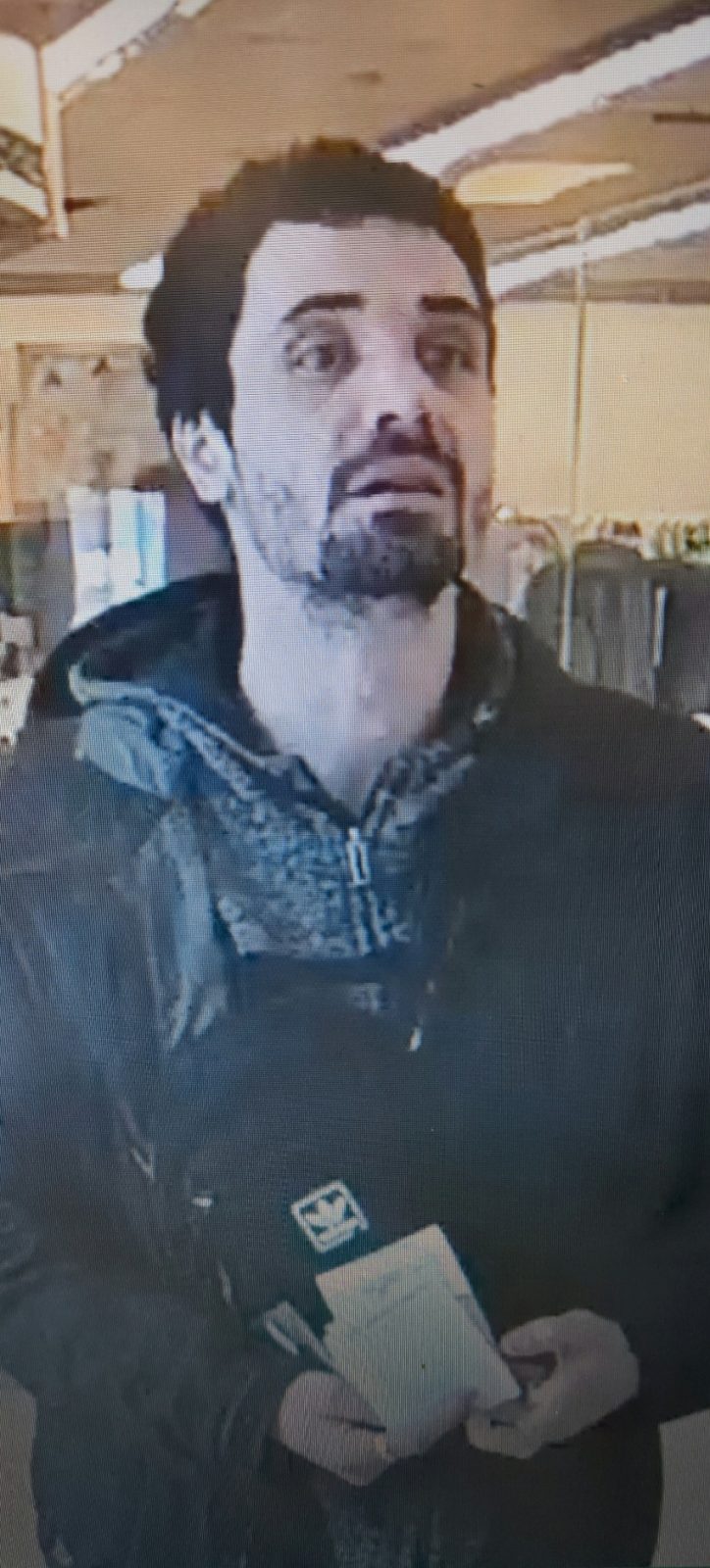 Hawkesbury police warn of counterfeit bills, looking for suspect