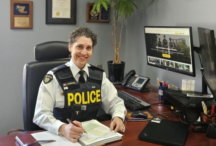 Le commandant du détachement du comté de Russell célèbre ses 25 ans de service au sein de la Police provinciale de l’Ontario 