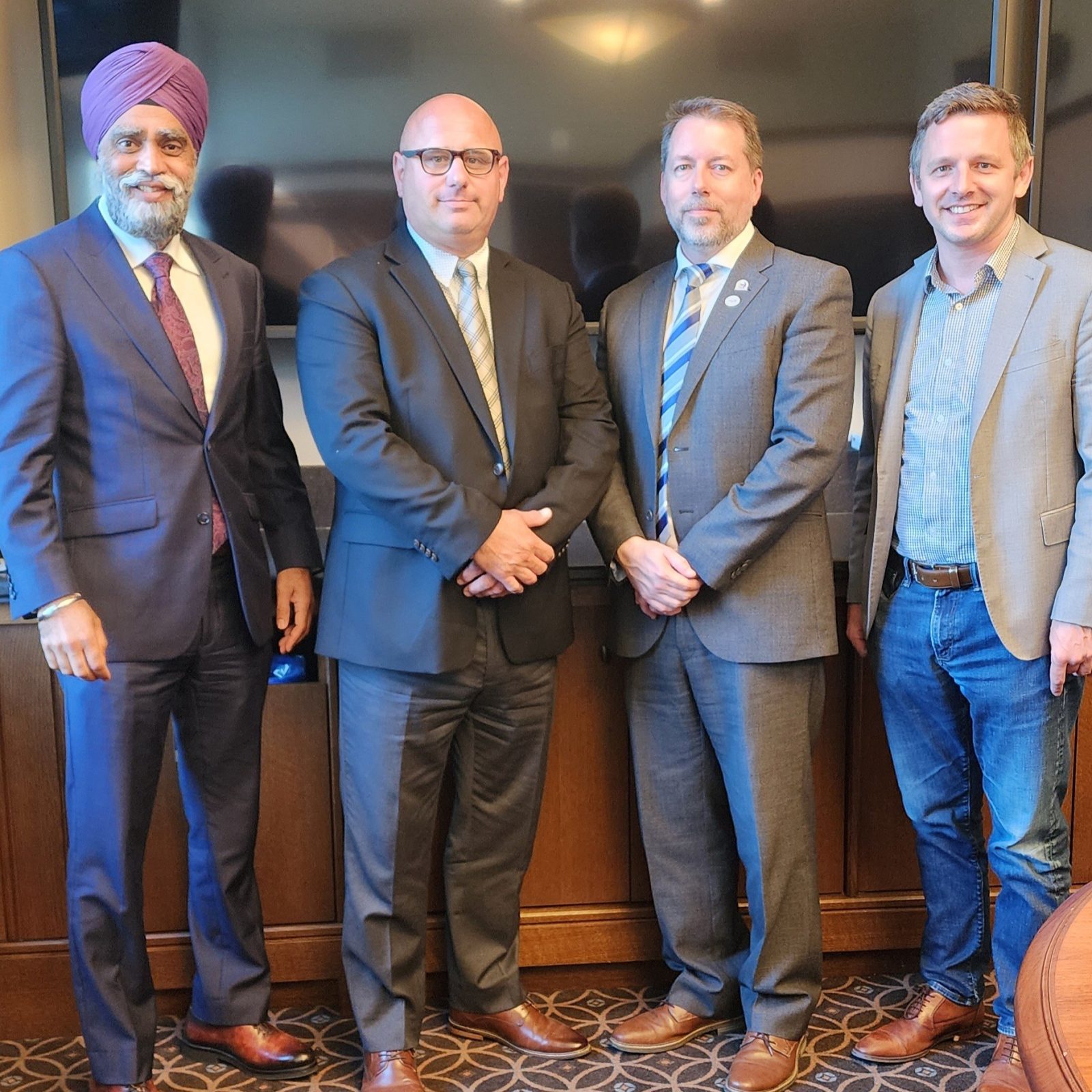 Les dirigeants de Clarence-Rockland rencontrent le ministre Sajjan à Ottawa