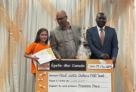 Une élève de l’École élémentaire catholique Sainte-Trinité remporte la première place au concours d’orthographe