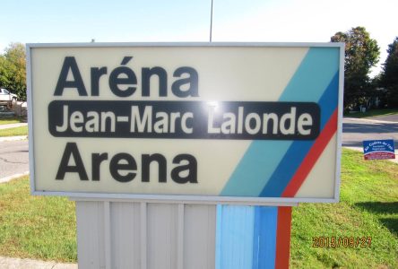 Jean-Marc Lalonde va présenté une pétition pour sauver l’aréna qui porte son nom