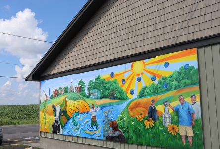 Le Club Optimiste de St-Pascal-Baylon dévoile une nouvelle murale au Centre communautaire Ronald Lalonde
